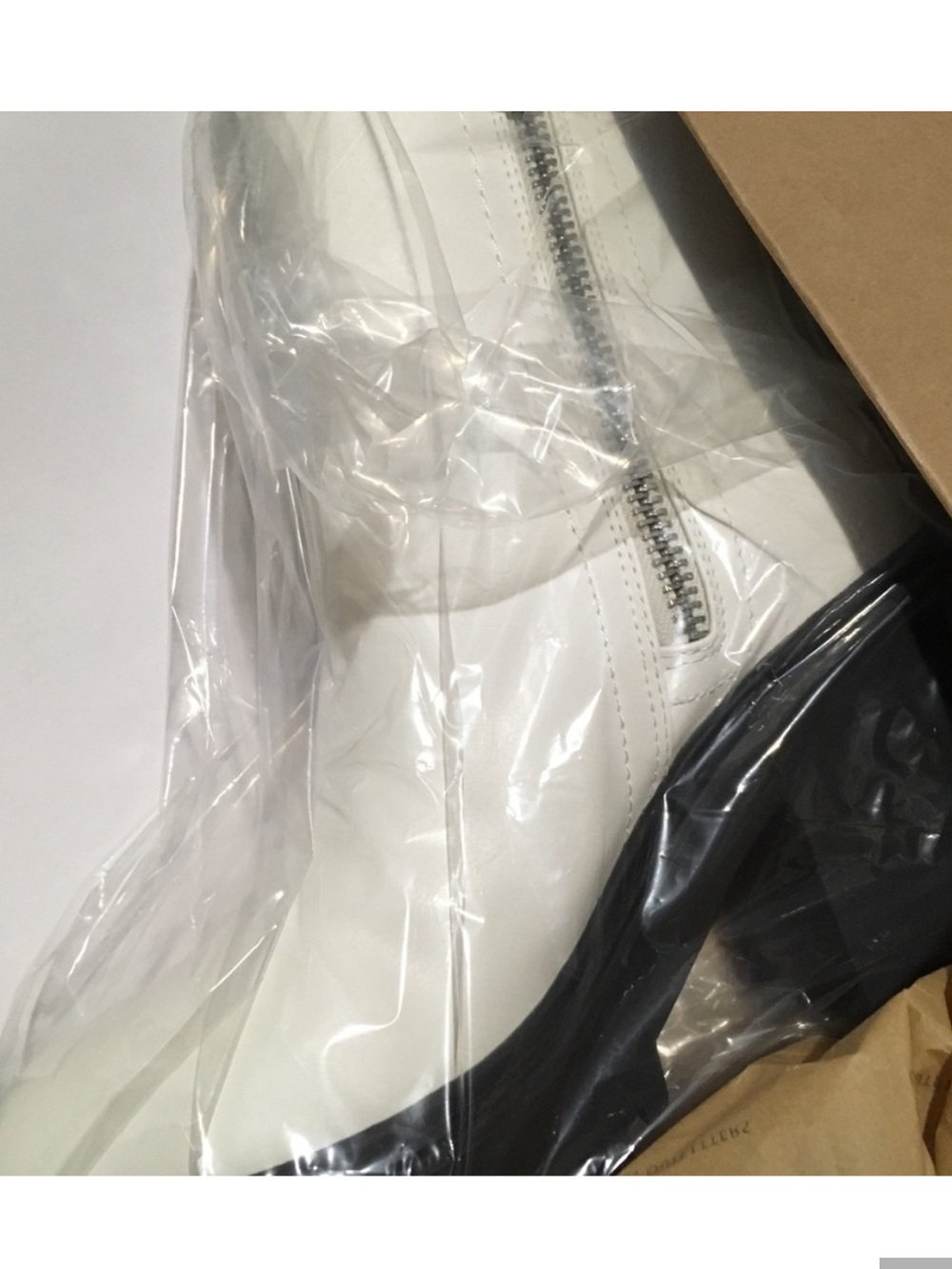 Urban Outfitters White Platform Zip Ankle Boots - Picture 3 of 3